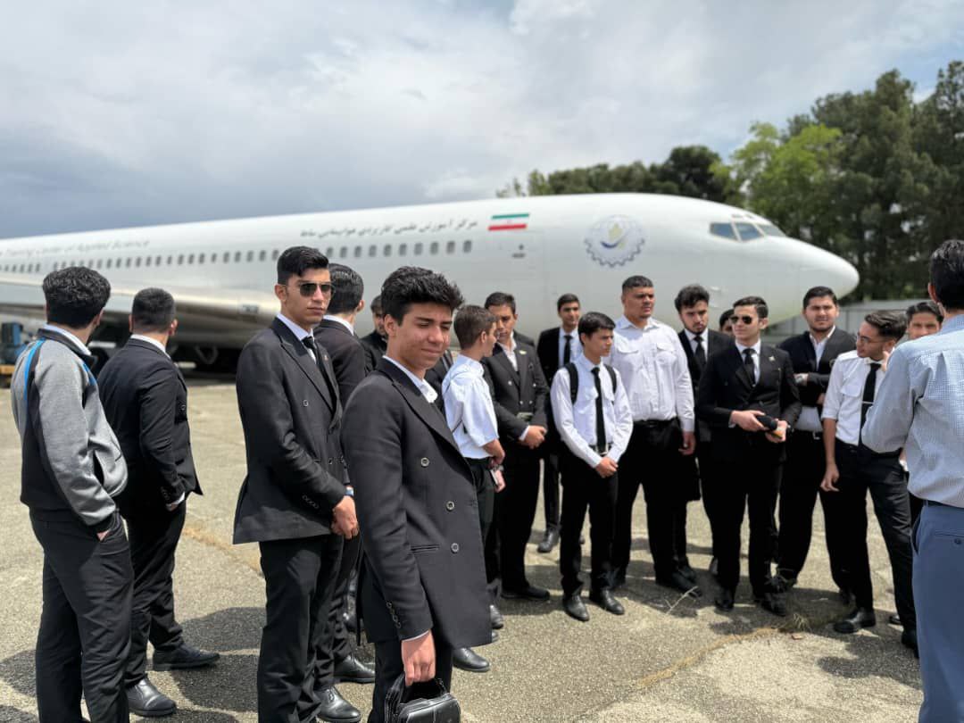 برگزاری کلاس تطبیق دروس تئوری با بخشهای مختلف هواپیما بصورت عملیاتی